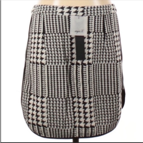 NWT Aryn K houndstooth black and white wool mini skirt with big pockets. Small - Picture 2 of 2
